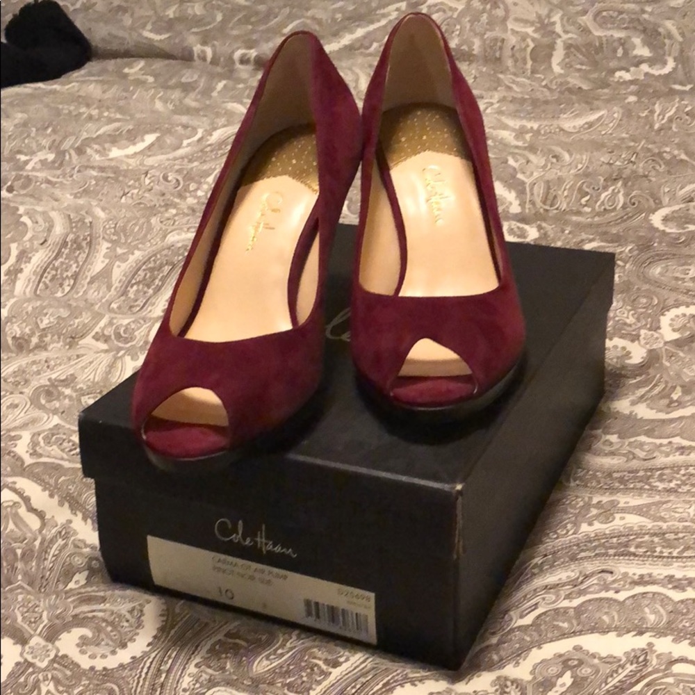 NIB Cole Haan suede peep toe w Nike Air tech